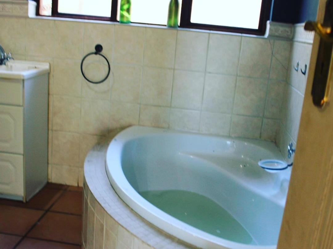 Patogeng Self Catering - Da Gama Dam View Holiday home *